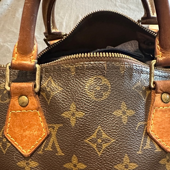 Louis Vuitton Speedy 30 Monogram Handbag 👜 - Picture 5 of 16